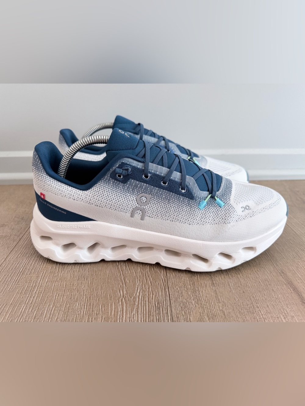On Running Men's Cloudtilt.                    Limited Edition. Ivory/Tempest